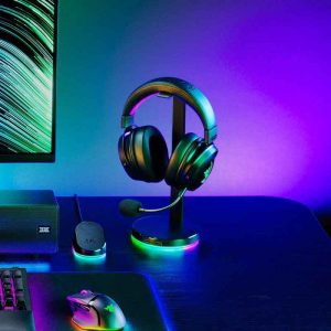 razer-base-station-v2-chroma-headphone-stand-3-scaled