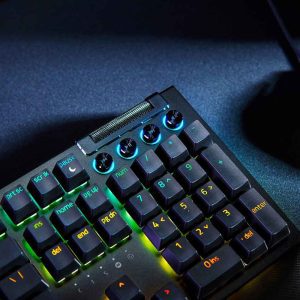 razer-blackwidow-v4-yellow-switch-mechanical-gaming-keyboard-1