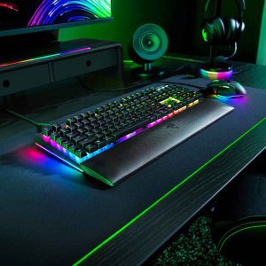 razer-blackwidow-v4-yellow-switch-mechanical-gaming-keyboard-3