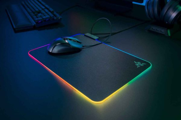 razer-firefly-v2-mouse-mat-2