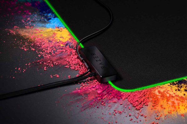 razer-goliathus-chroma-mouse-mat-1