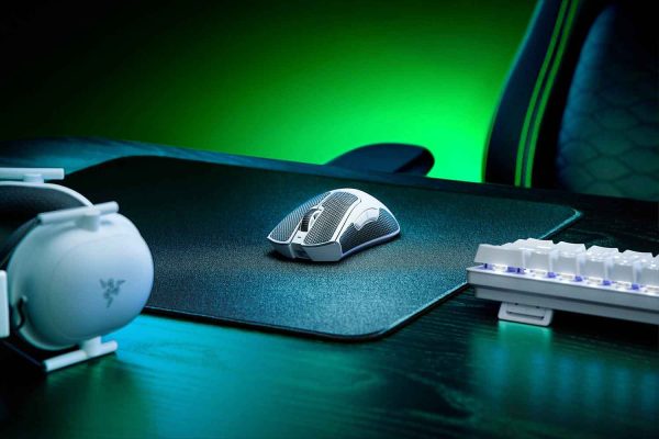 razer-deathadder-v3-pro-white-1